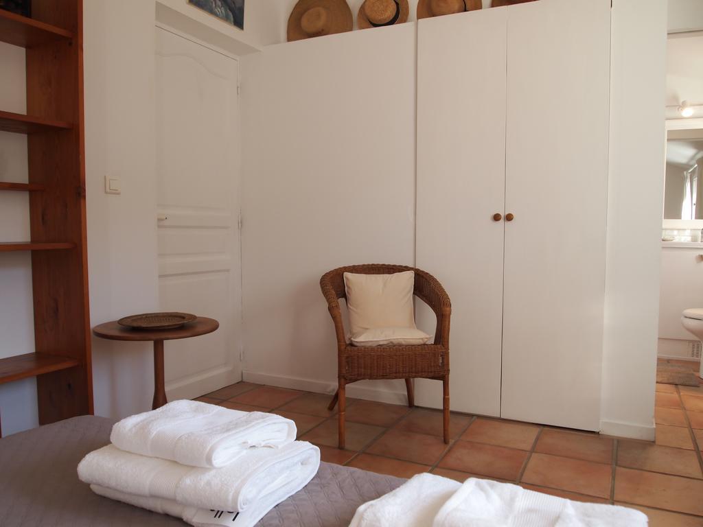 La Tangana Bed & Breakfast Rognes Ngoại thất bức ảnh
