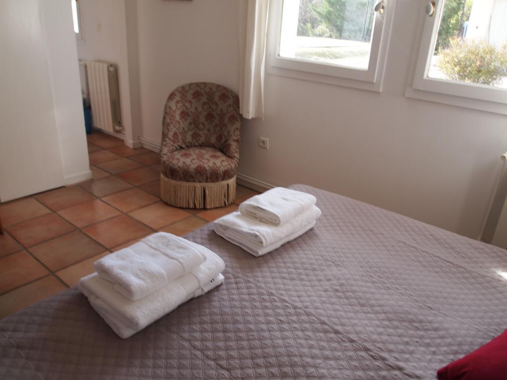 La Tangana Bed & Breakfast Rognes Ngoại thất bức ảnh