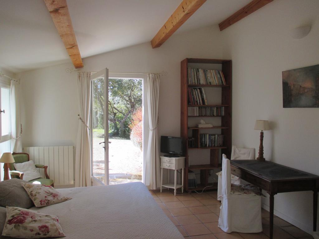 La Tangana Bed & Breakfast Rognes Ngoại thất bức ảnh